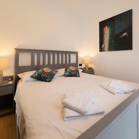 Seaside Elegance Suites Komiža Buitenkant foto