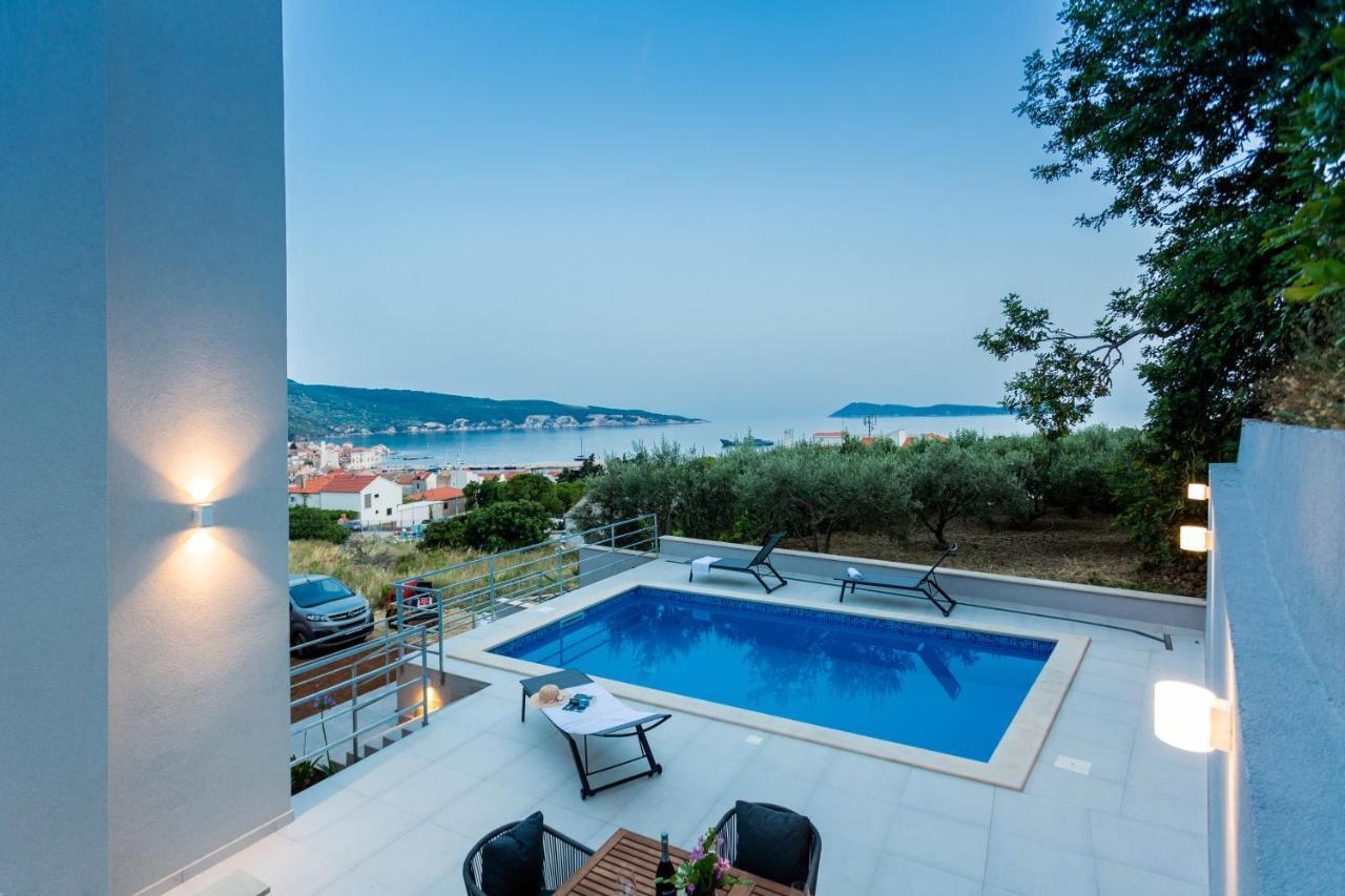 Seaside Elegance Suites Komiža Buitenkant foto