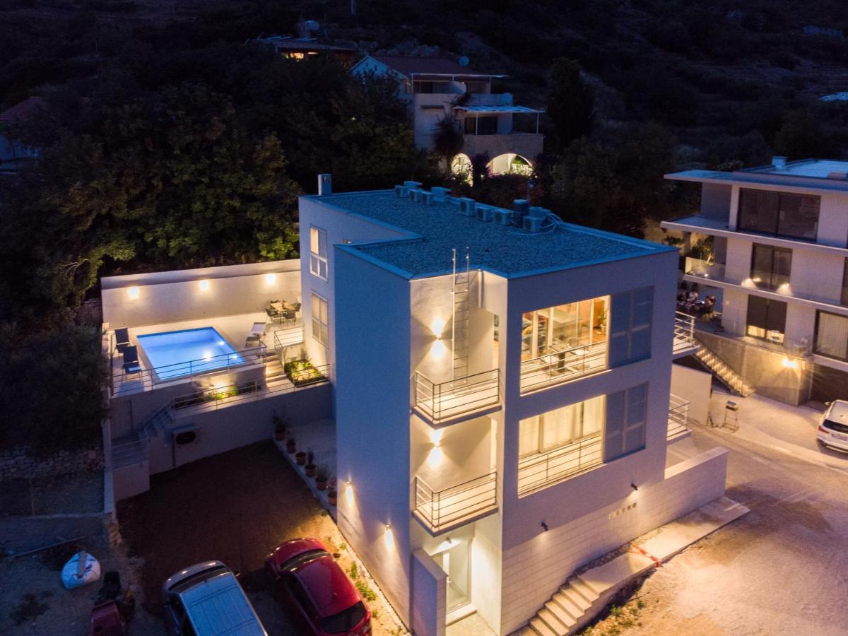 Seaside Elegance Suites Komiža Buitenkant foto