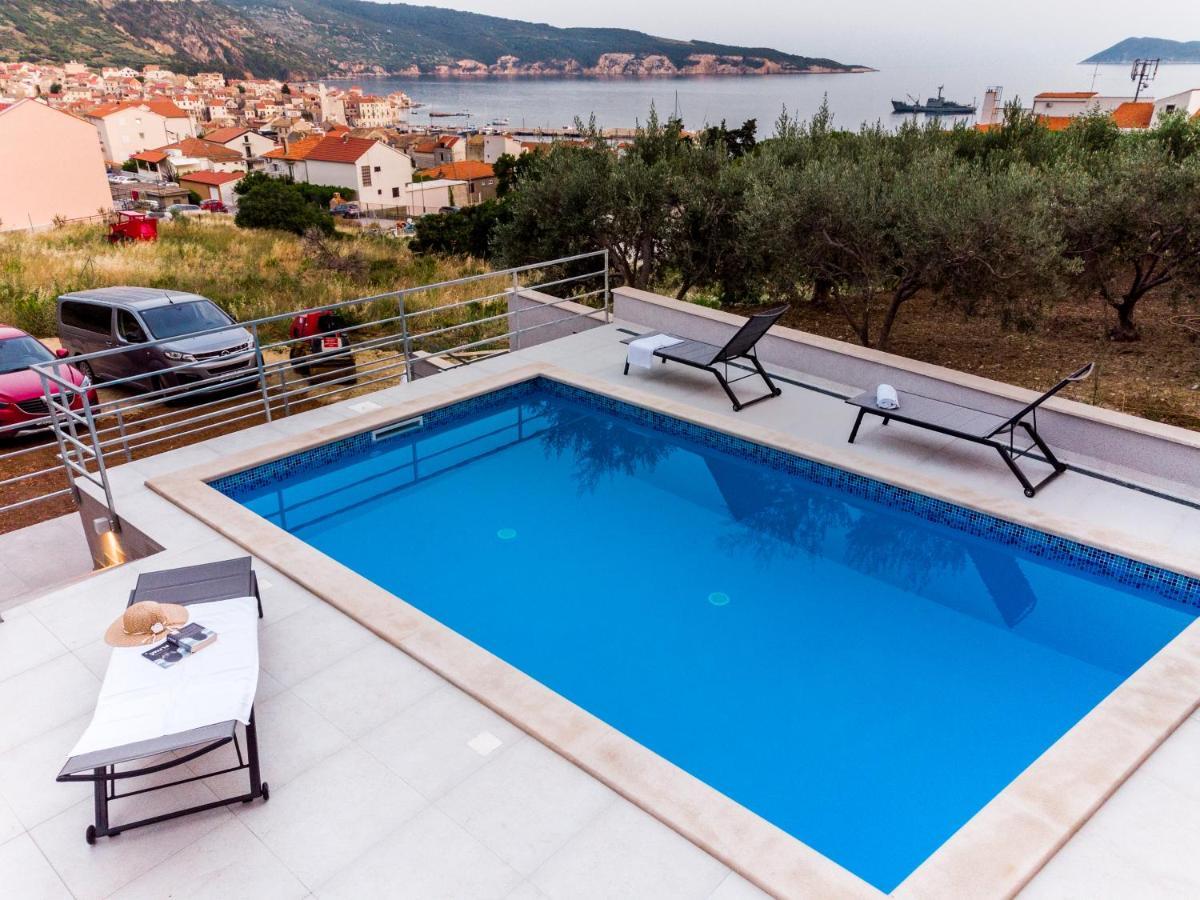Seaside Elegance Suites Komiža Buitenkant foto